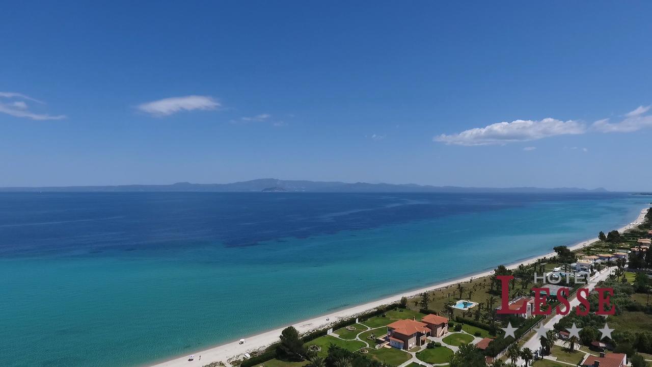 Lesse Hotel Chalkidiki ภายนอก รูปภาพ