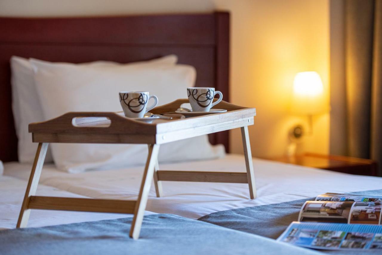 Lesse Hotel Chalkidiki ภายนอก รูปภาพ