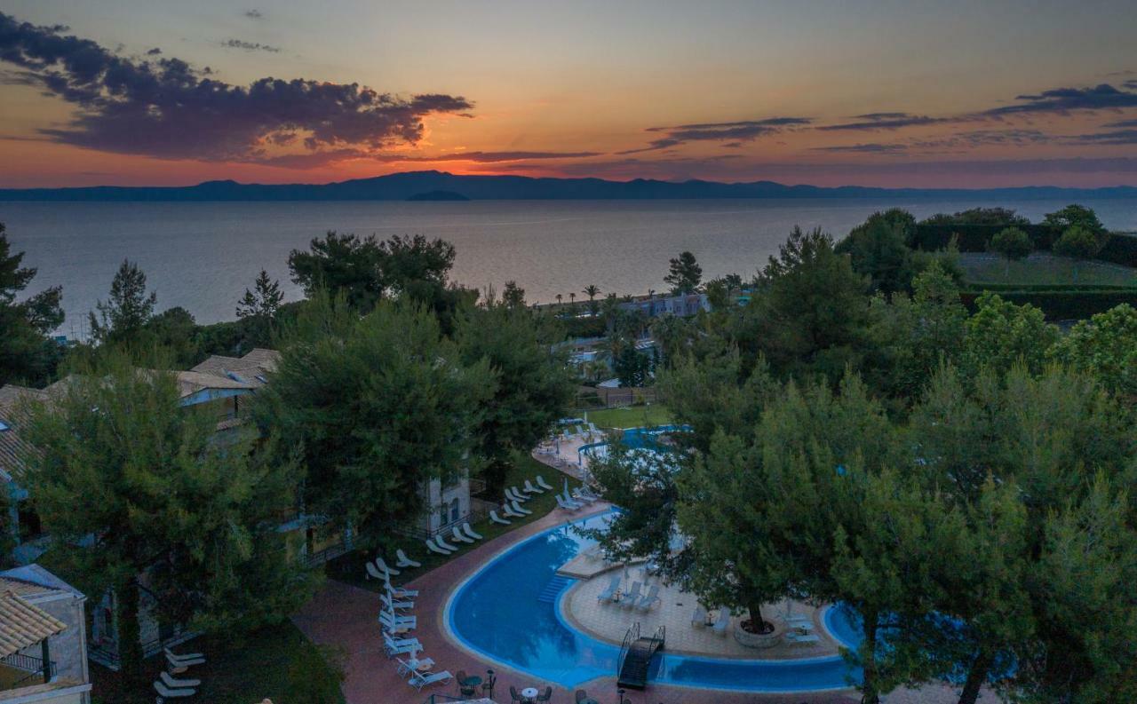 Lesse Hotel Chalkidiki ภายนอก รูปภาพ