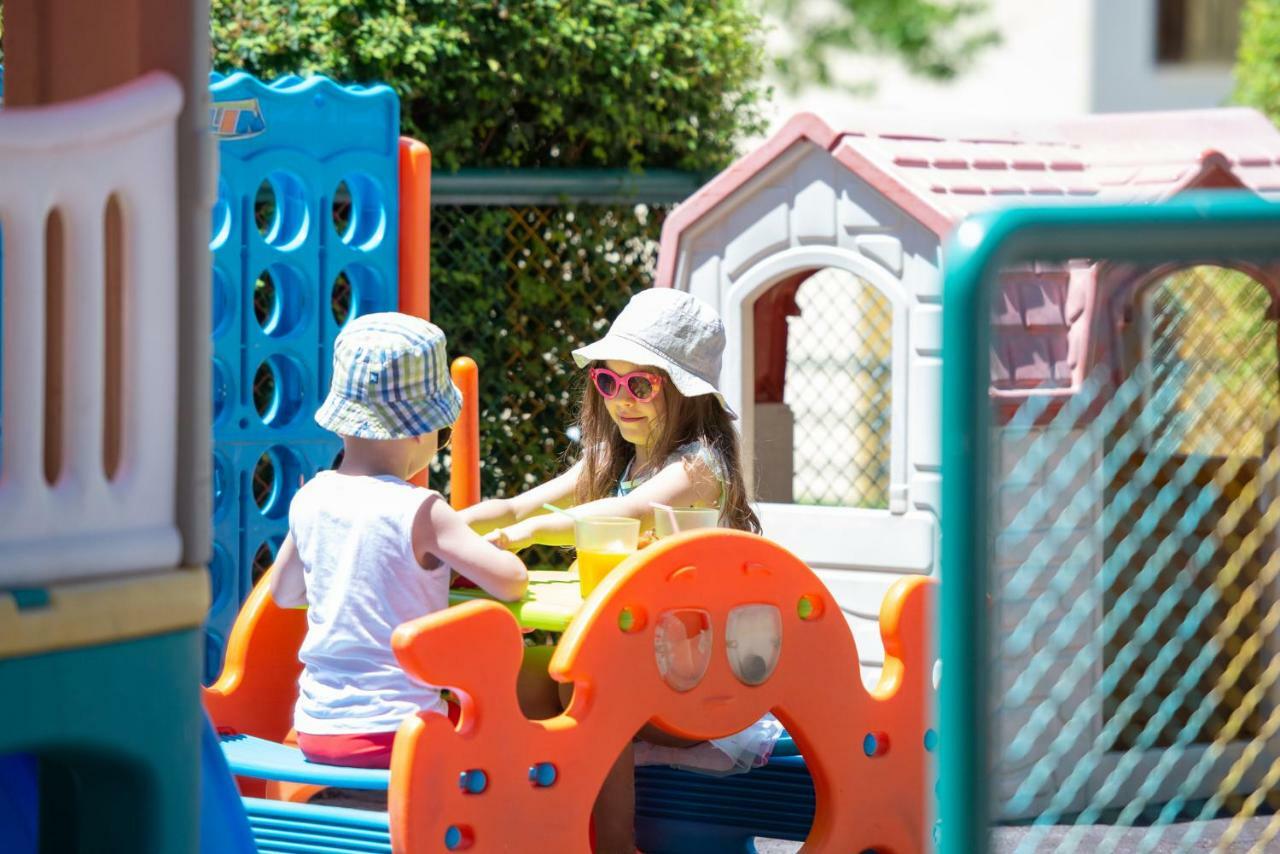 Lesse Hotel Chalkidiki ภายนอก รูปภาพ