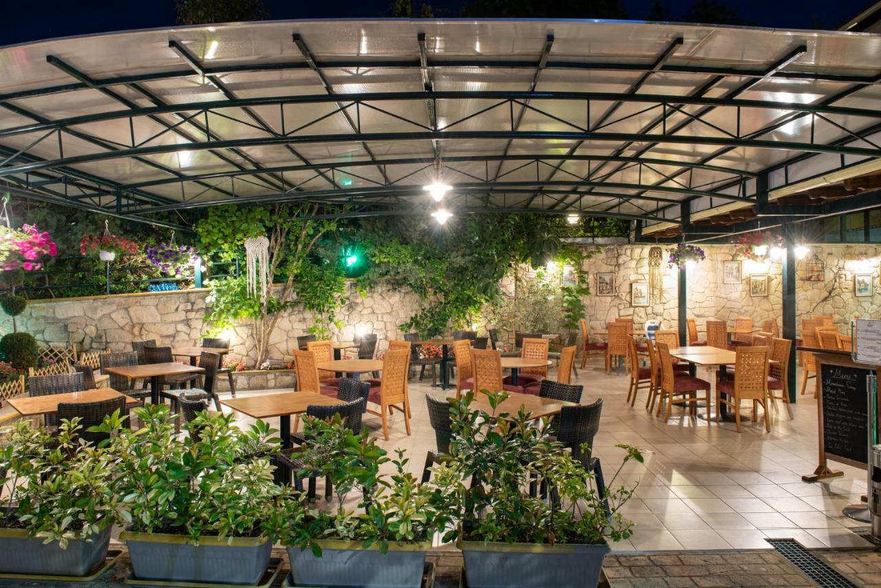 Lesse Hotel Chalkidiki ภายนอก รูปภาพ