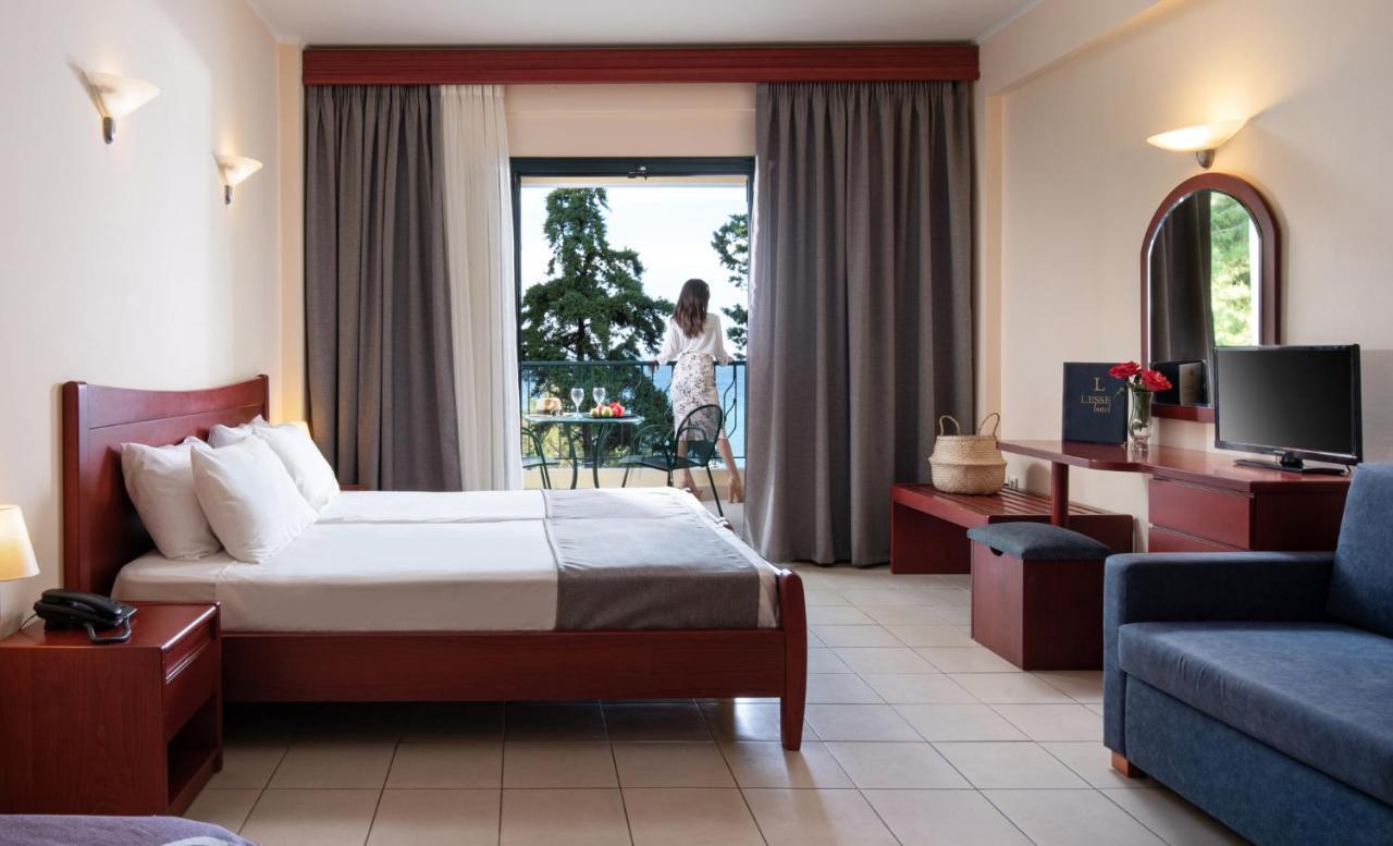 Lesse Hotel Chalkidiki ภายนอก รูปภาพ