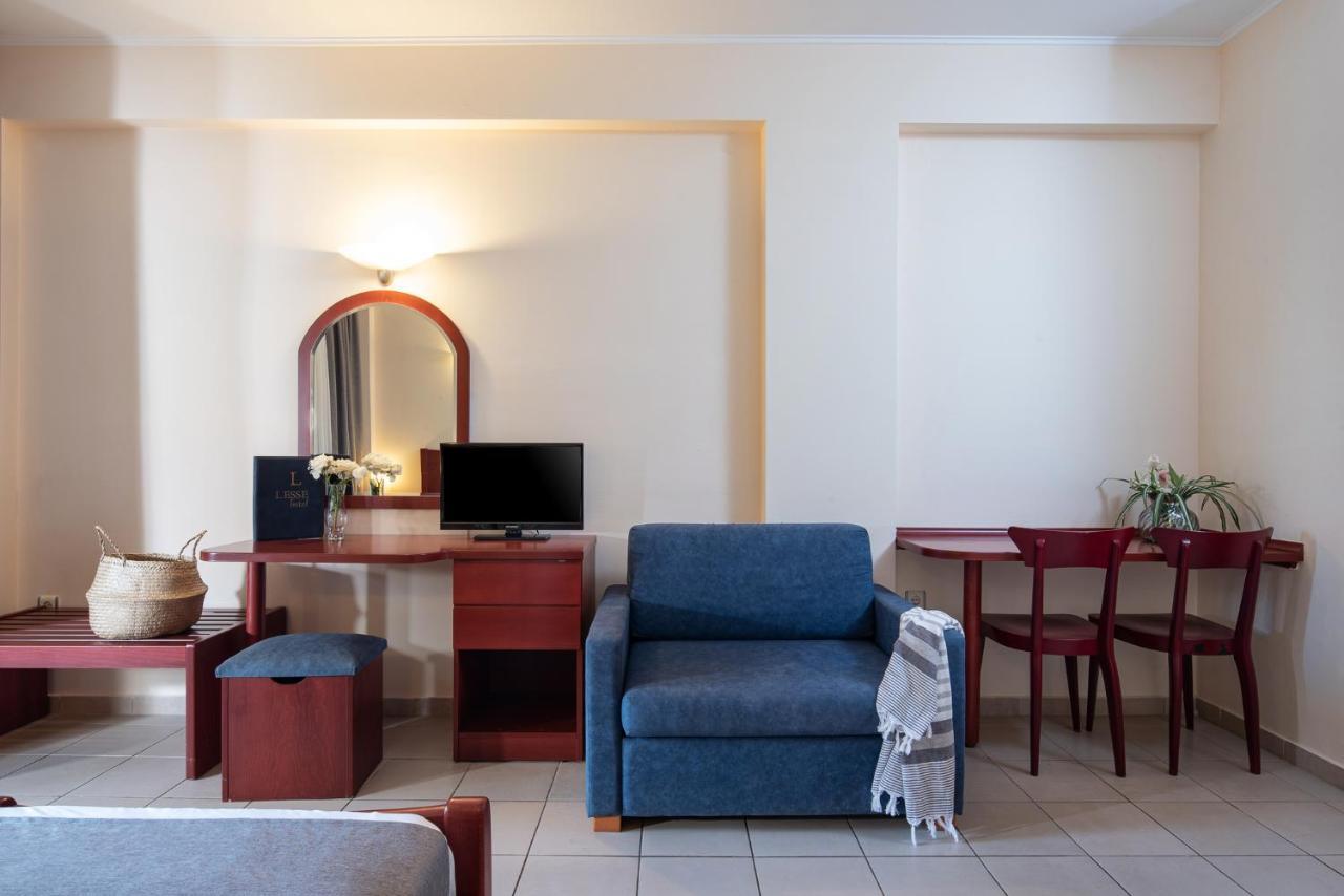 Lesse Hotel Chalkidiki ภายนอก รูปภาพ